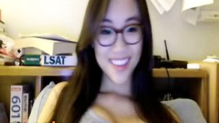 TQ vú to show hàng omgle cho người lạ