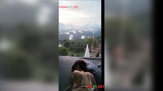 Sáng sớm đụ e học sinh ngoài hiên cửa sổ bắn nước từ trên cao sướng vl ra