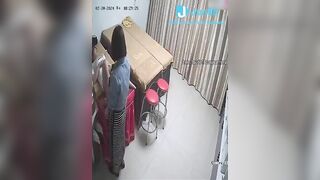 Quay lén e gái đi triệt lông lồn nhờ bác sĩ móc bướm thủ dâm vì ngứa