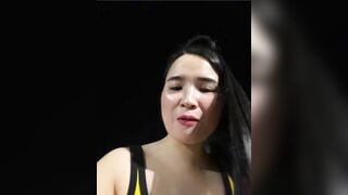 Chị mb vú to ra công viên tập thể dục gạ trai kiếm tiền