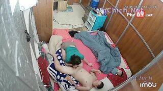 Hack camera con ngủ rồi hai vợ chồng mình chiến nhé, chứ em nứng quá rùi