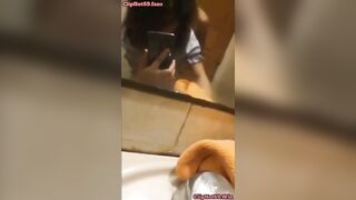 T đi tắm cx đéo yên bị bạn thân mò vào chửi um sùm mà vẫn cho djt