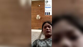 Call Facebook cùng chị gái nứng lồn đi làm không mặt áo vú