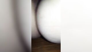 Vợ dâm mông mẩy lồn múp nằm đợi chồng đụ