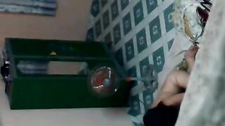 Quay lén cặp đôi nắc nhau như máy khâu trong dãy trọ