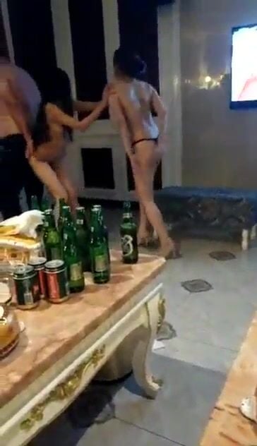 Hot girl dancer karaoke