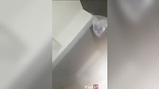 Em rau non đang chịch rút ra bú NC
