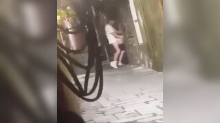 Địt nhau trong ngõ rên la cả xóm nghe bị công an bắt