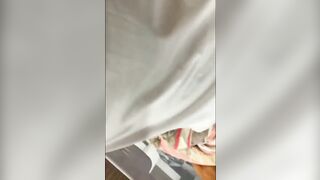 Địt lén em gái cùng công ty có chồng say rượu mông to lồn non