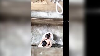 Cặp đôi lén chịch nhau sau giờ học bị quay lén và phát hiện