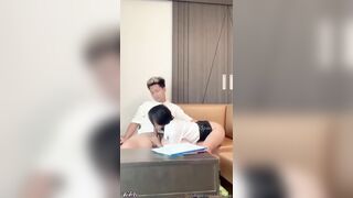 Làm việc cx ko yên con bạn thân cứ đòi bú cặc chs trần sướng vl