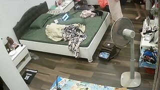Hách cam mẹ vợ tắm xong cởi chuồng trong phòng vú to