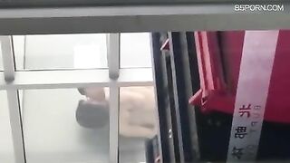 Tình cờ quay lén được cặp đôi quan hệ tình dục ở lớp học