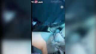 Lén lút đụ em trên xe khách cabin đôi cảm giác vừa sợ vừa sướng 2