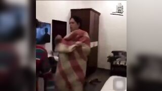 Ăn vợ ăn cả con gái của vợ, quá ngon