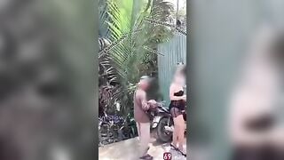 Độc lạ, Myhanh2000 Mặc Xuyên thấu bán vé số gạ chú bóp vú móc lồn