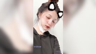 Em Mai Trang thích đụ tư thế truyền thống lồn chảy đầy nước