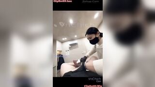 Lần đầu đi wax lông cu e nhân viên sờ cu xuất tinh vào mắt luôn