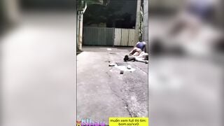 Ông chú bụng phệ đụ bé gái vô gia cư ngủ ngoài đường 2