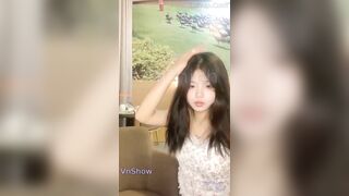 2 e gái rảnh livestream bóp vú sờ lồn nhau bú vú nhau sướng vl