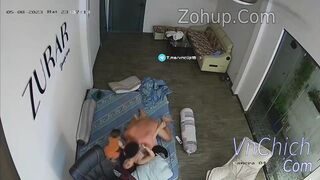 2 vợ chồng đang địt nhau thì thằng con đòi bú thế là phải nhường 1 bên vú chó nó