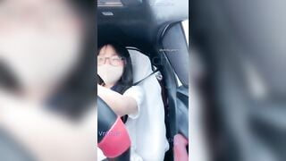 MMlive gachich (Eria2004) nứng lồn không mặc đồ lót lái ô tô tìm người lạ để gạ chịch 3
