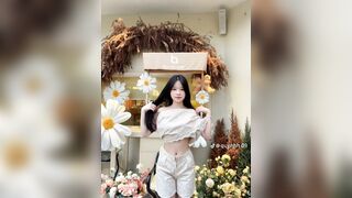 lột đồ các e gái teen