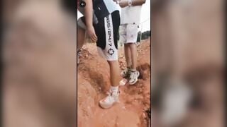 Chị mb gạ trai lạ con là học sinh boài bé tí bú không nên