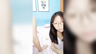 2 em gái loli thỏa thân thủ dâm livestreams kiếm tiền
