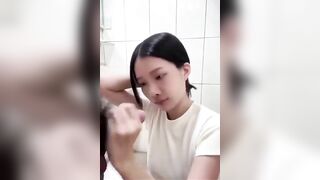 Giúp bạn thân tắm cho con trai, Chị gái bị djt tung loz bú cu 2