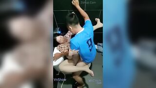 Súc sinh đi đá bóng về uống mấy cốc bia đè cả bà giúp việc ra địt tởm vc