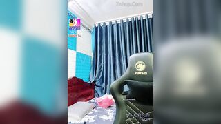 Em gái Việt #LamLucky #YYLive xinh đẹp livestream khoe thân show hàng lam only