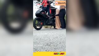 Độc lạ, Chở cô giáo ra giữa đường lút cán djt nhau đái ra đường