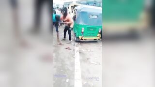 Em gái tranh địa bàn bị nó tụt quần móc lồn địt ngay giữa chợ