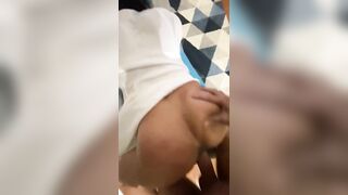 Ả khẩu dăm thở hổn hển: "Ư.a.hơ.hư..Anh làm em sướng qá"