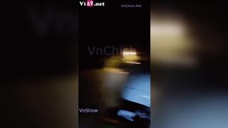 Em nghiện phô dâm public cởi đồ khỏa thân thích chở anh đi dạo buổi tối