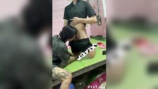 Đang thủ dâm thì bị con bạn phát hiện bú cu sục cặc cho djt lút cán