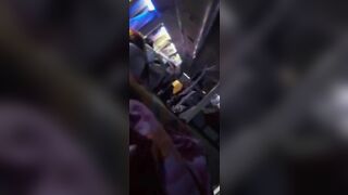 Tranh thủ giúp ba trên xe