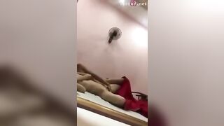 Mò lồn đjt e học sinh dân tộc vú mới nhú lồn non phá trinh trong nhà nghỉ