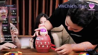 Livestream của beibei_babii86 chơi trò chơi thua là phải lột đồ show lồn vú thủ dâm c