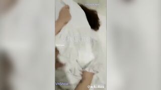 Nứng quá tung chăn con bạn thân gạ địt bị nó chữi om sòm