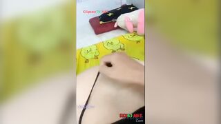 Lén móc lồn con bạn ở quán ăn nên gạ vào nhà nghỉ djt nhau luôn