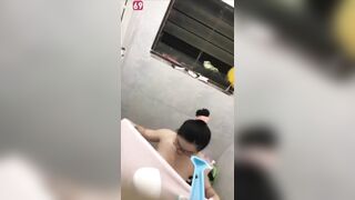 Tổng hợp các clip quay gái đi tắm bị phát hiện chửi p2