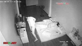 Hack Camera Vợ Ở Nhà Thủ Dâm Chờ Chồng Về Địt