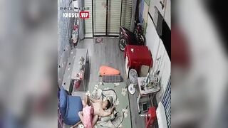 Quay lén 2 e học sinh ở nhà thủ dâm cho nhau mà ko cho djt
