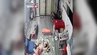 Quay lén 2 e học sinh ở nhà thủ dâm cho nhau mà ko cho djt
