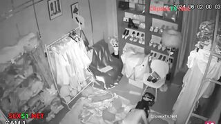 Nhờ thg bạn trông quán, Check cam phát hiện nó djt nhau xuất tinh vs vợ mk trong