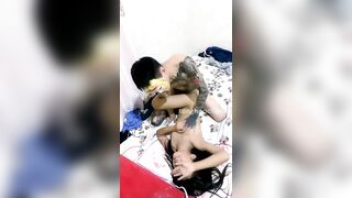 K2b1v1 - Em Học Sinh Mới Lớn Bị Mấy Thằng Xăm Trổ Thay Phiên Nhau Địt