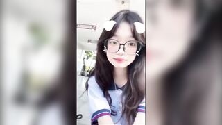 Anh thư ka8 Kính cận chát sex móc lồn cho ny djt sướng vl