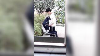 em học dinh bú cu cho bạn trai ngay ngoài đường